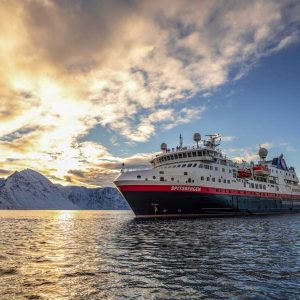 Hurtigruten Expeditie IJsland, Jan Mayen en Spitsbergen | Ontdek de Arctische eilanden
