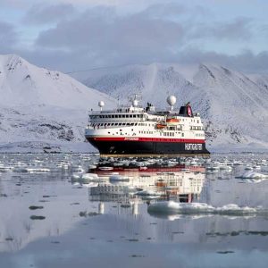 Hurtigruten Expeditie Spitsbergen | Onder de Middernachtzon